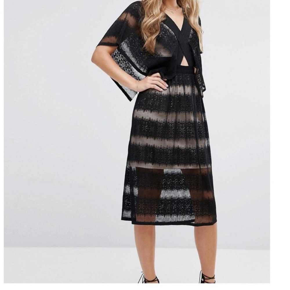 Foxiedox lace kimono sleeve dress NWT